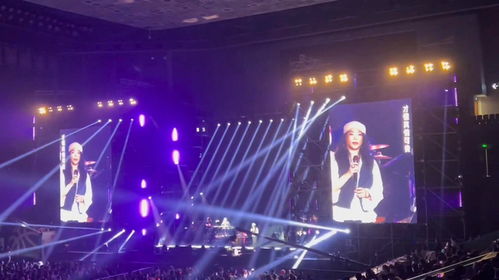 演唱會變鬧劇 女歌手代表作交樂隊演唱，抽獎互動取代唱歌引全場退票呼聲